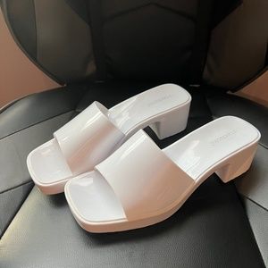 Shoe Dazzle White Low Heeled Sandals